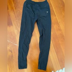 Black gym shark leggings. Size medium.